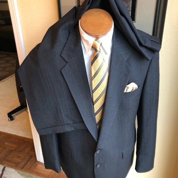 Hart Schaffner & Marx Famous Barr 2 Piece Dark Gray Pinstripe Wool Suit Size 43L - Picture 3 of 16